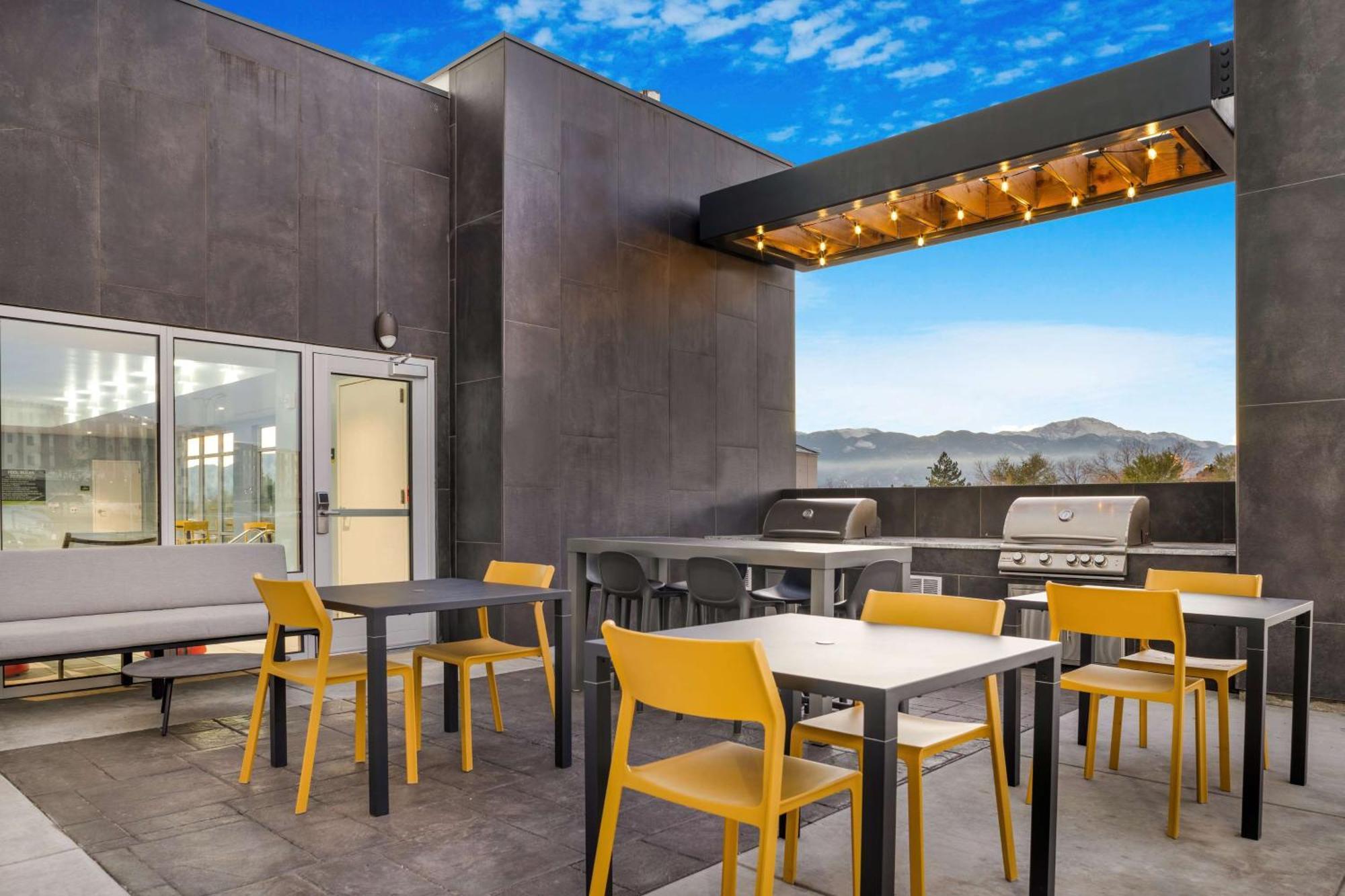 Home2 Suites By Hilton Colorado Springs Airport Exterior foto